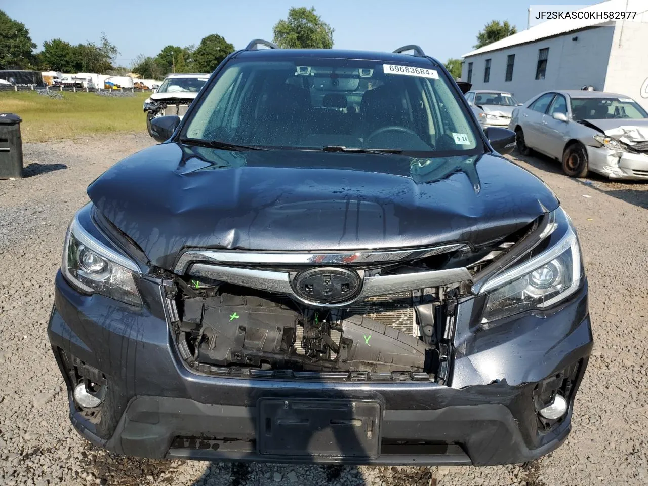 JF2SKASC0KH582977 2019 Subaru Forester Limited