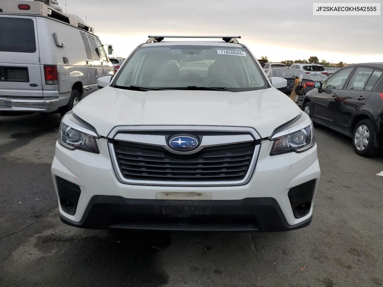 JF2SKAEC0KH542555 2019 Subaru Forester Premium