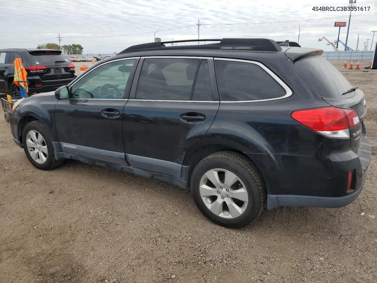 4S4BRCLC3B3351617 2011 Subaru Outback 2.5I Limited