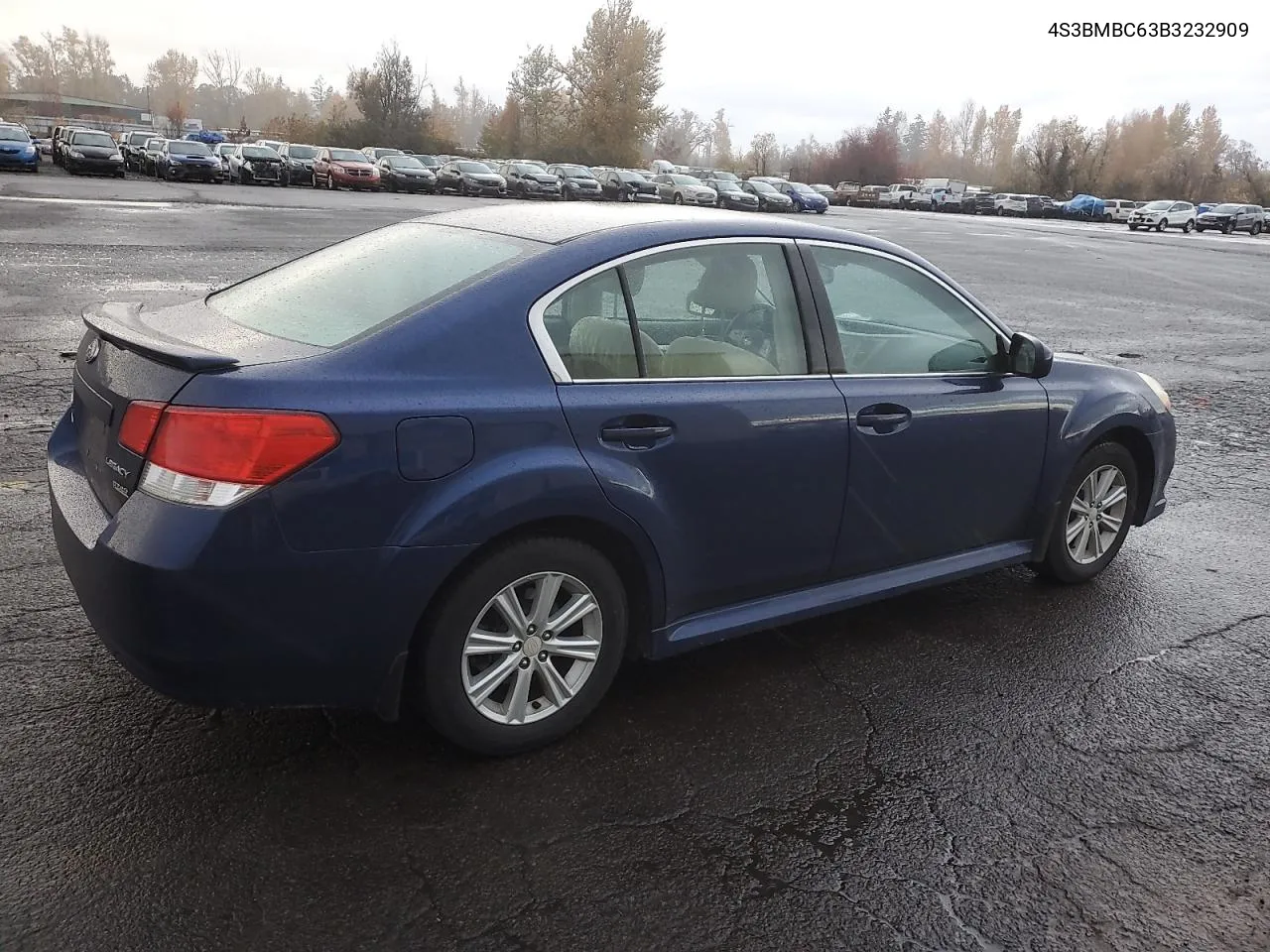 2011 Subaru Legacy 2.5I Premium VIN: 4S3BMBC63B3232909 Lot: 80087054