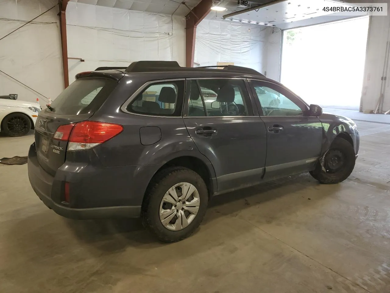 2010 Subaru Outback 2.5I VIN: 4S4BRBAC5A3373761 Lot: 69182924