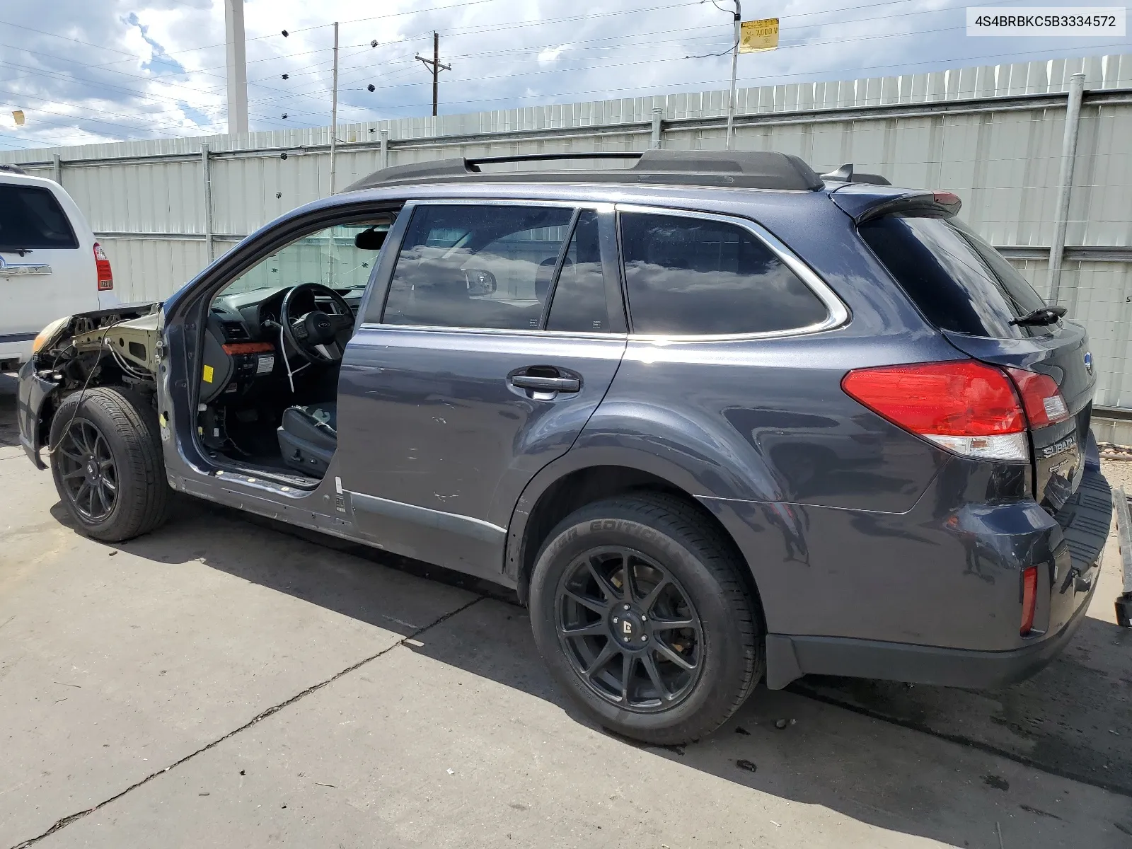 4S4BRBKC5B3334572 2011 Subaru Outback 2.5I Limited