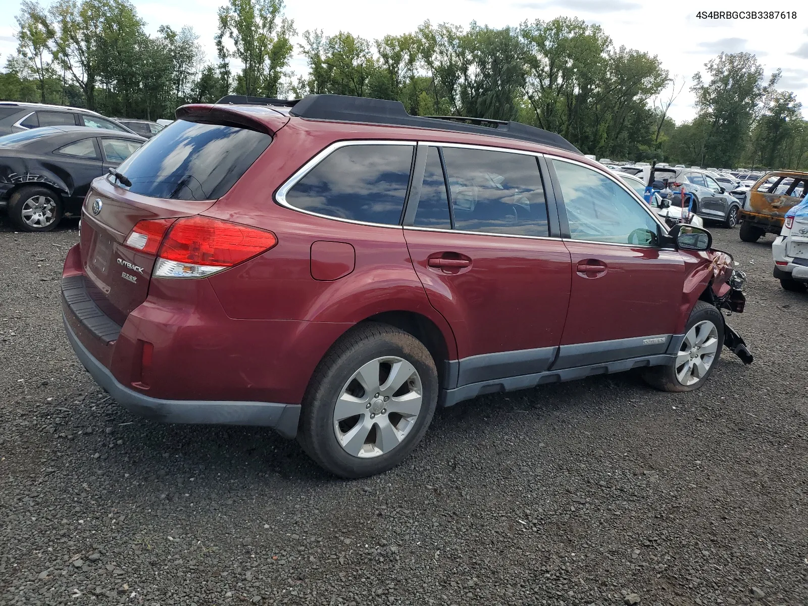 4S4BRBGC3B3387618 2011 Subaru Outback 2.5I Premium