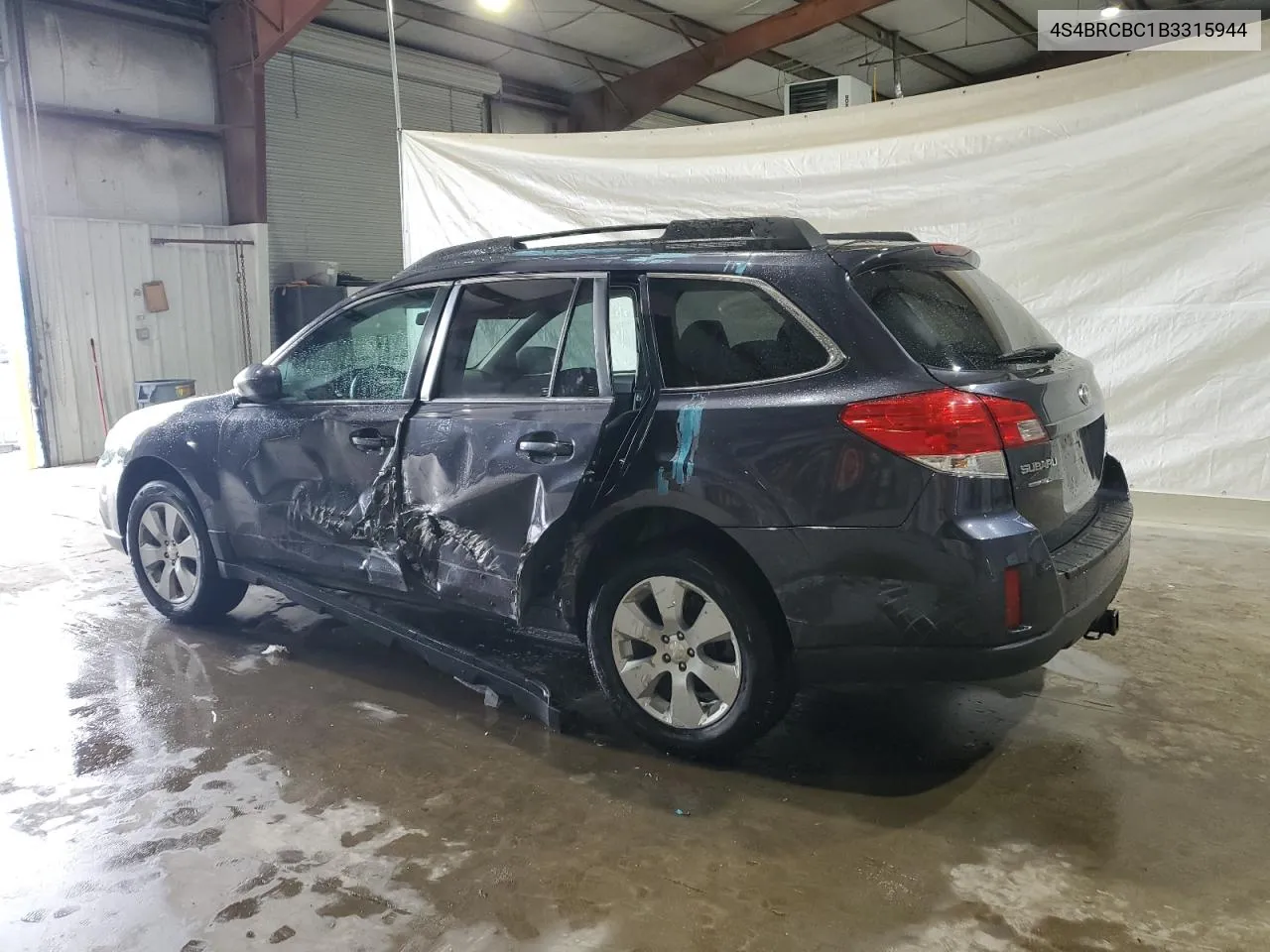 4S4BRCBC1B3315944 2011 Subaru Outback 2.5I Premium