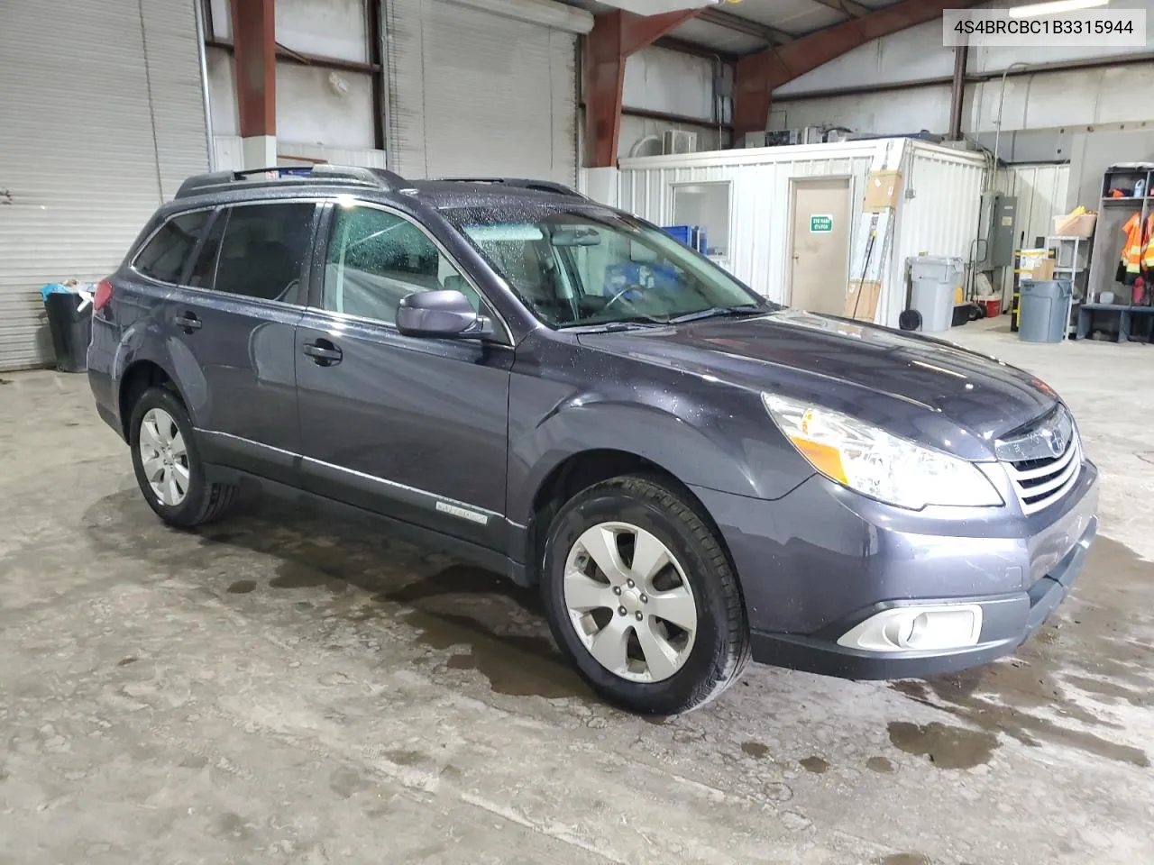 4S4BRCBC1B3315944 2011 Subaru Outback 2.5I Premium