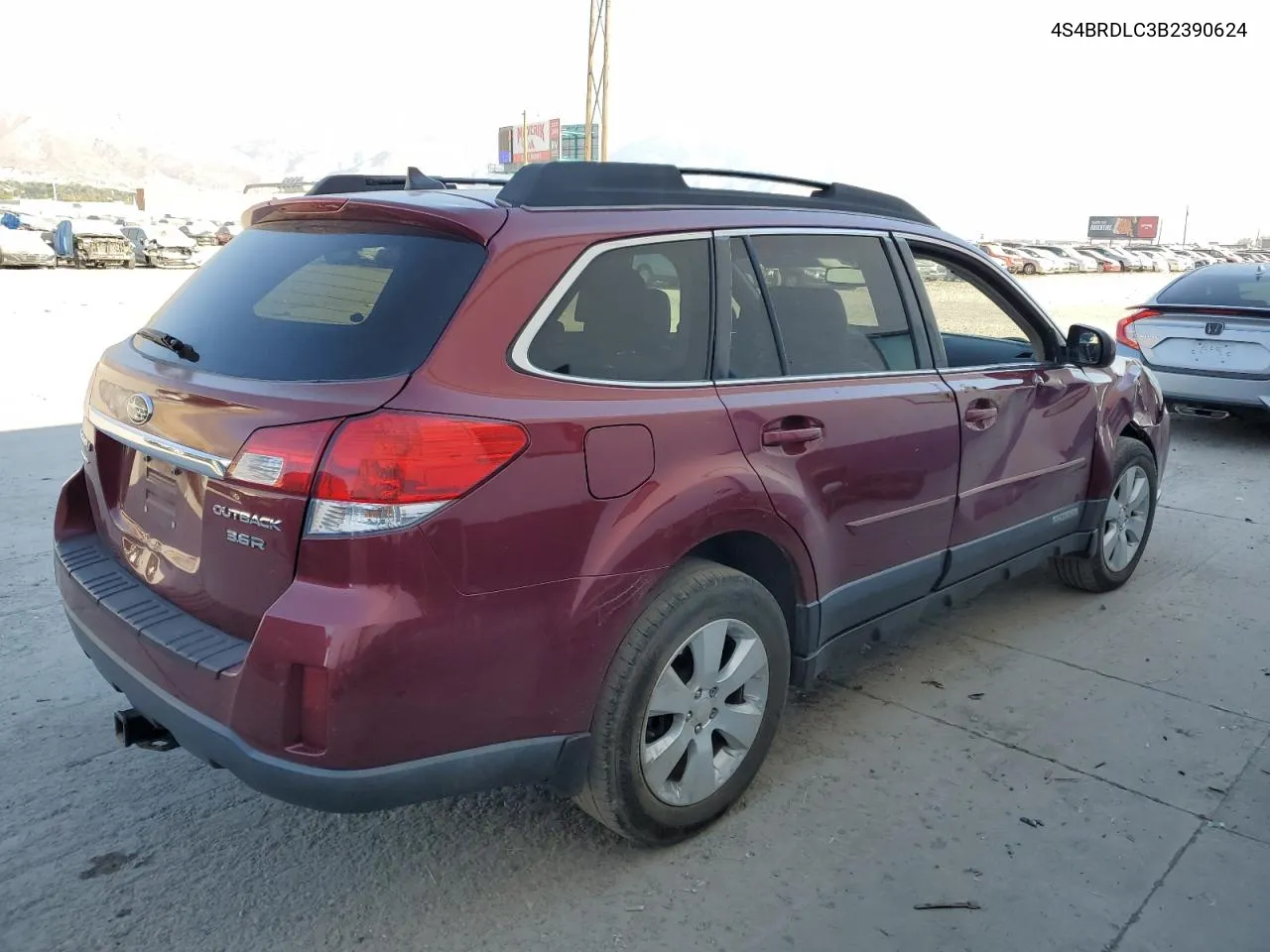 2011 Subaru Outback 3.6R Limited VIN: 4S4BRDLC3B2390624 Lot: 75890914