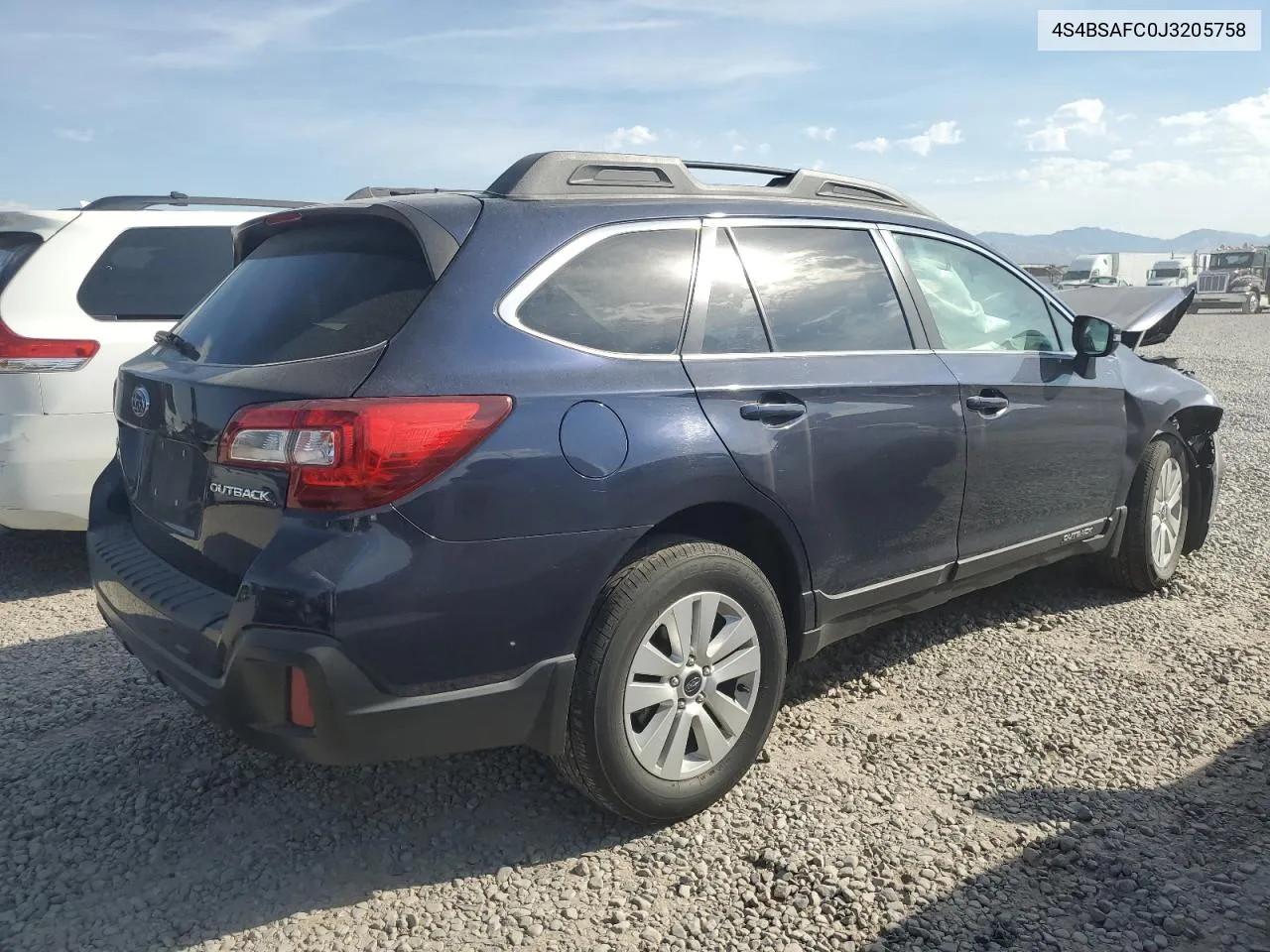 4S4BSAFC0J3205758 2018 Subaru Outback 2.5I Premium