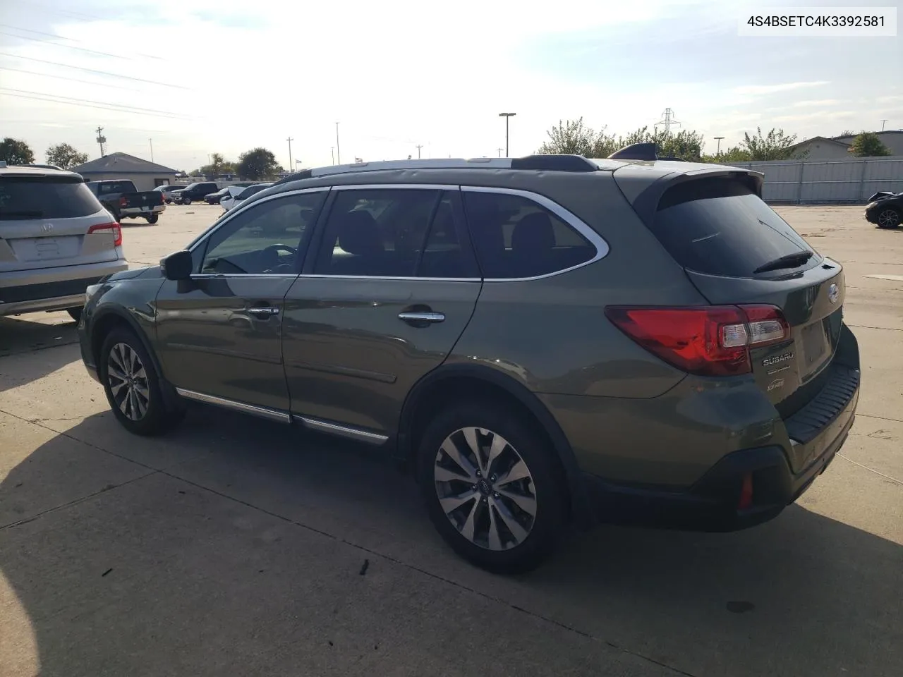 2019 Subaru Outback Touring VIN: 4S4BSETC4K3392581 Lot: 77118064