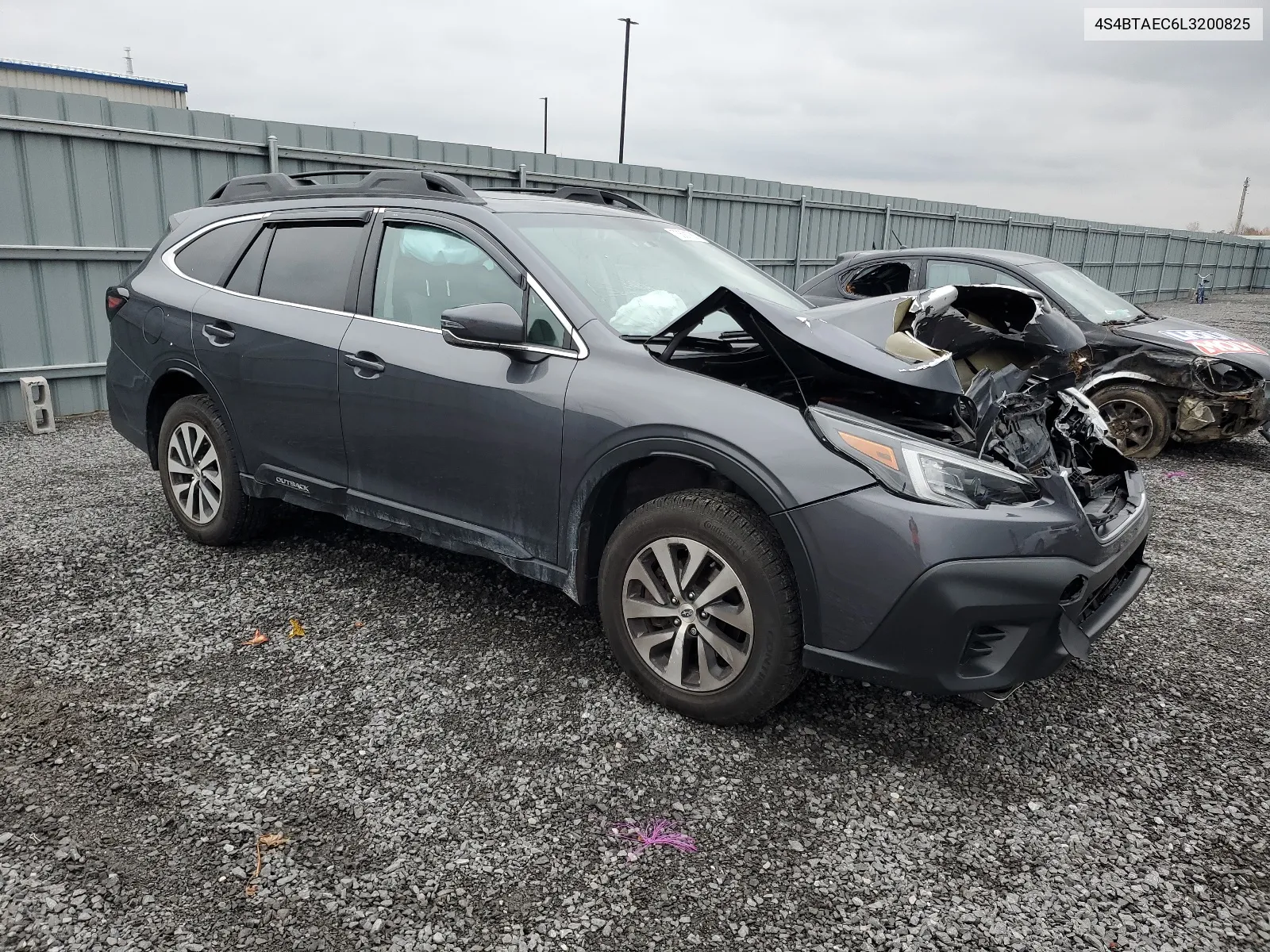 4S4BTAEC6L3200825 2020 Subaru Outback Premium