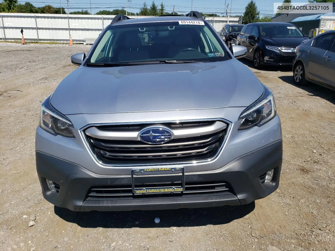 4S4BTACC0L3257105 2020 Subaru Outback Premium