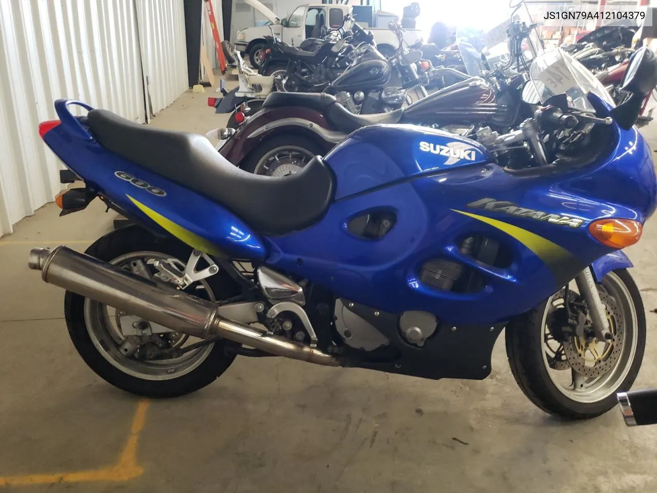 2001 Suzuki Gsx600 F VIN: JS1GN79A412104379 Lot: 77442114