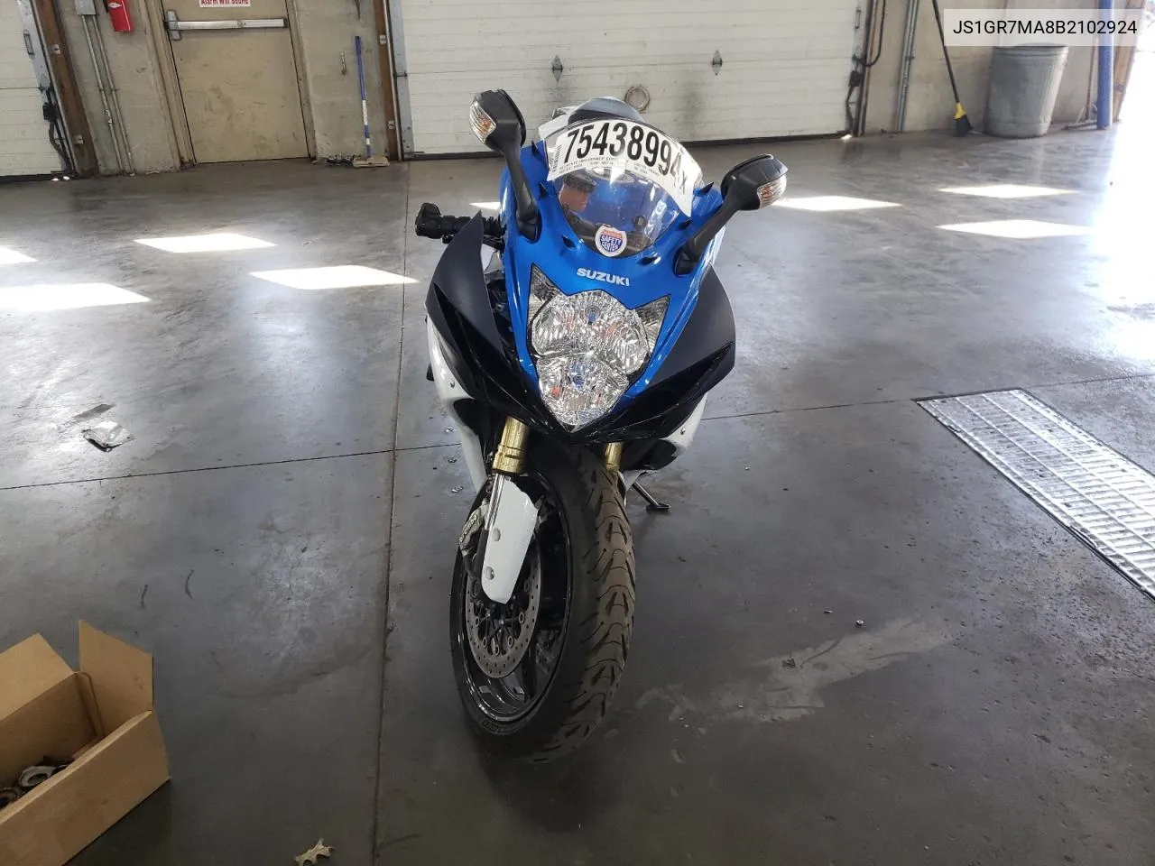 JS1GR7MA8B2102924 2011 Suzuki Gsx750