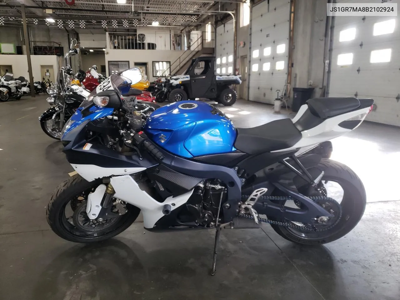 JS1GR7MA8B2102924 2011 Suzuki Gsx750