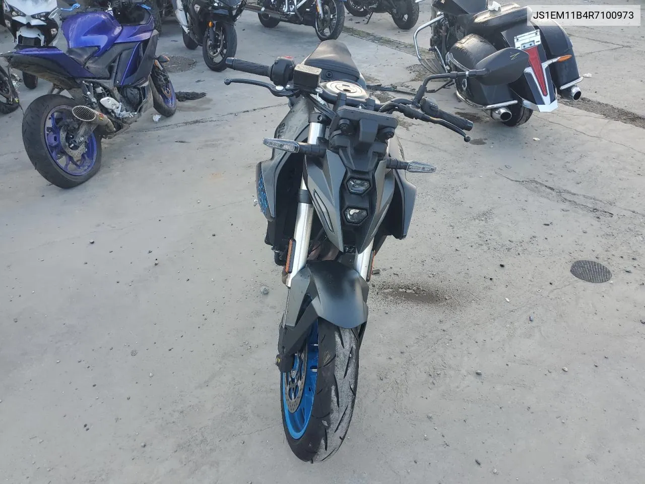 2024 Suzuki Gsx800 R VIN: JS1EM11B4R7100973 Lot: 72580384