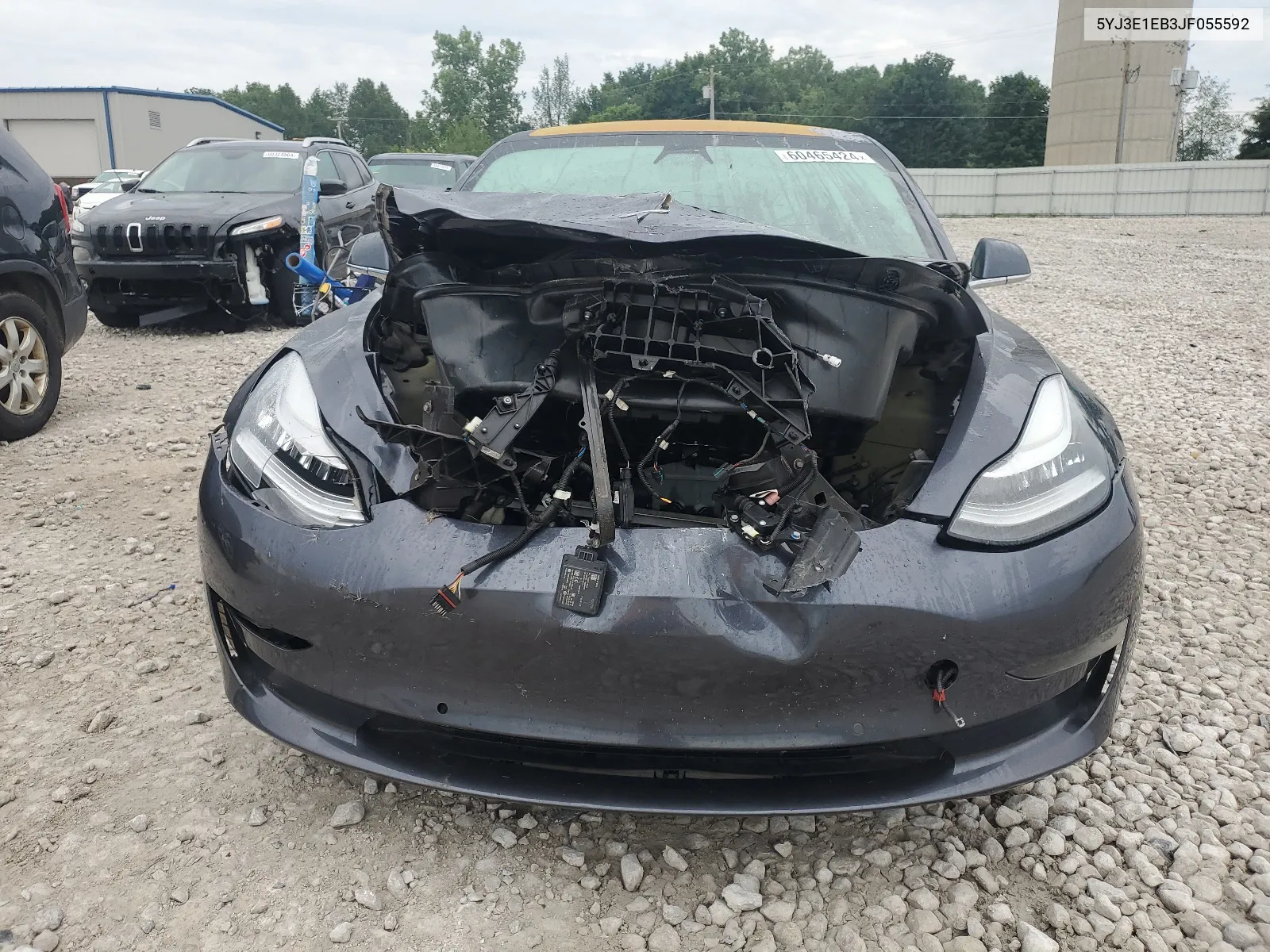 5YJ3E1EB3JF055592 2018 Tesla Model 3