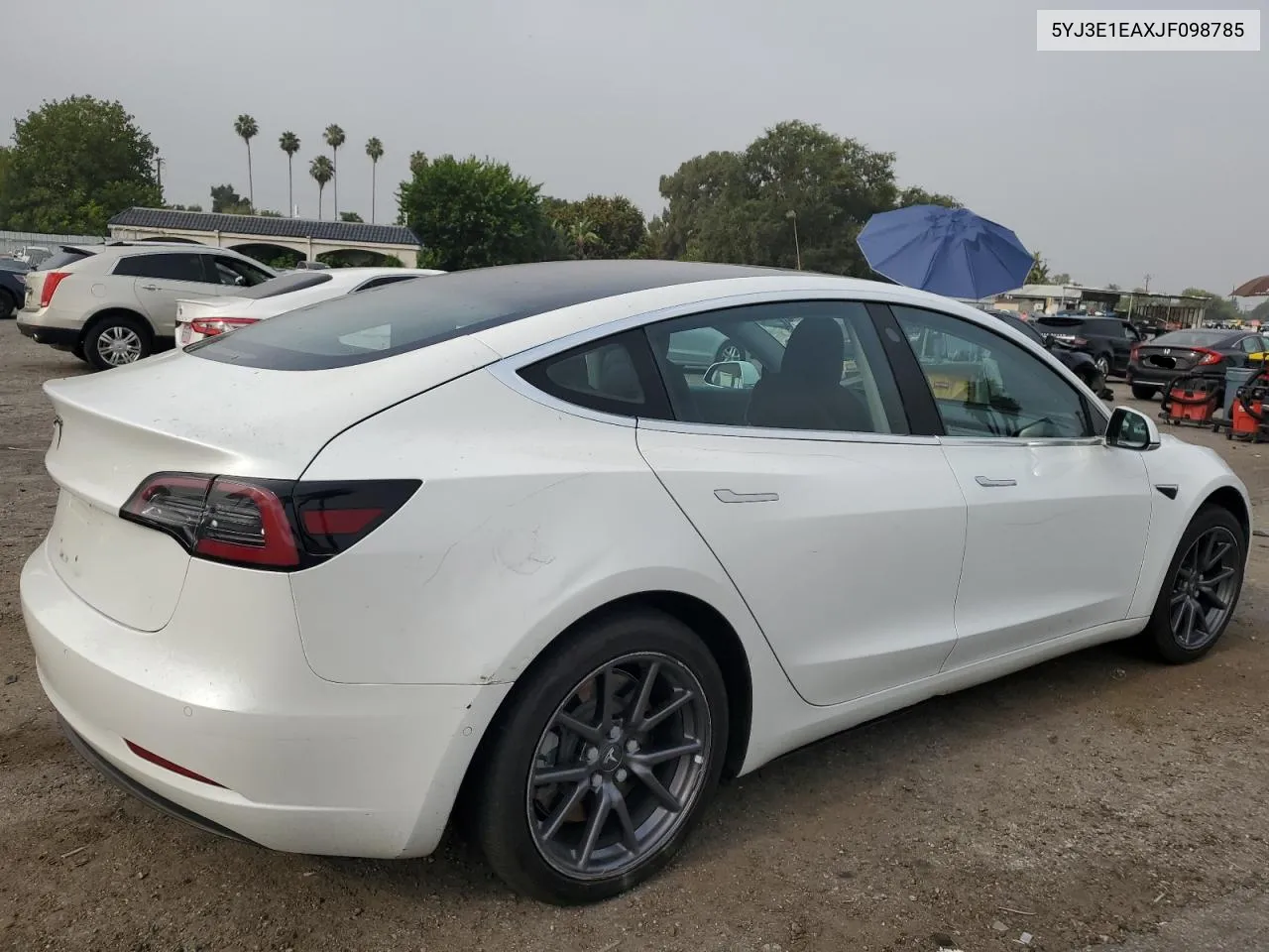 5YJ3E1EAXJF098785 2018 Tesla Model 3