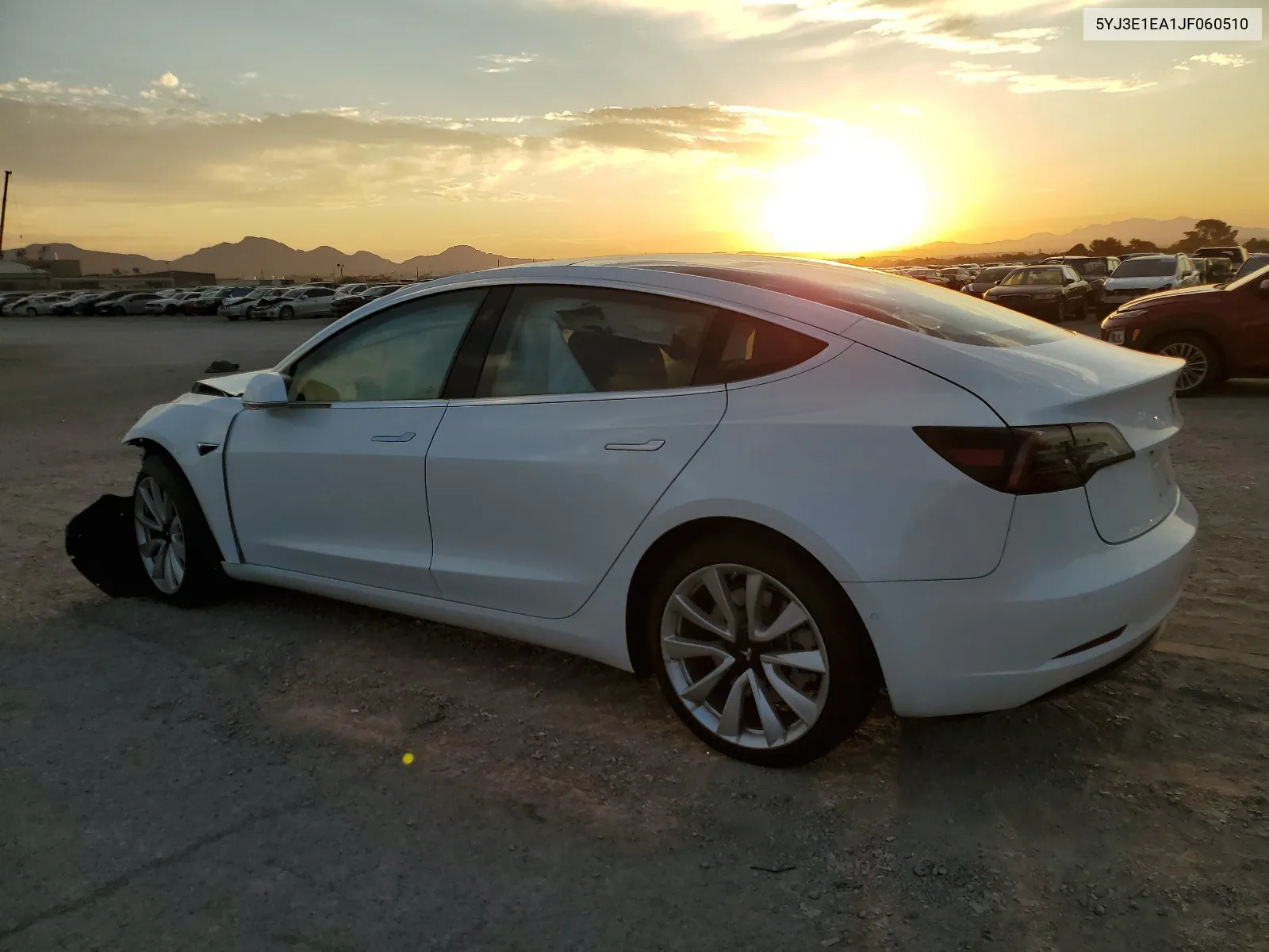 5YJ3E1EA1JF060510 2018 Tesla Model 3