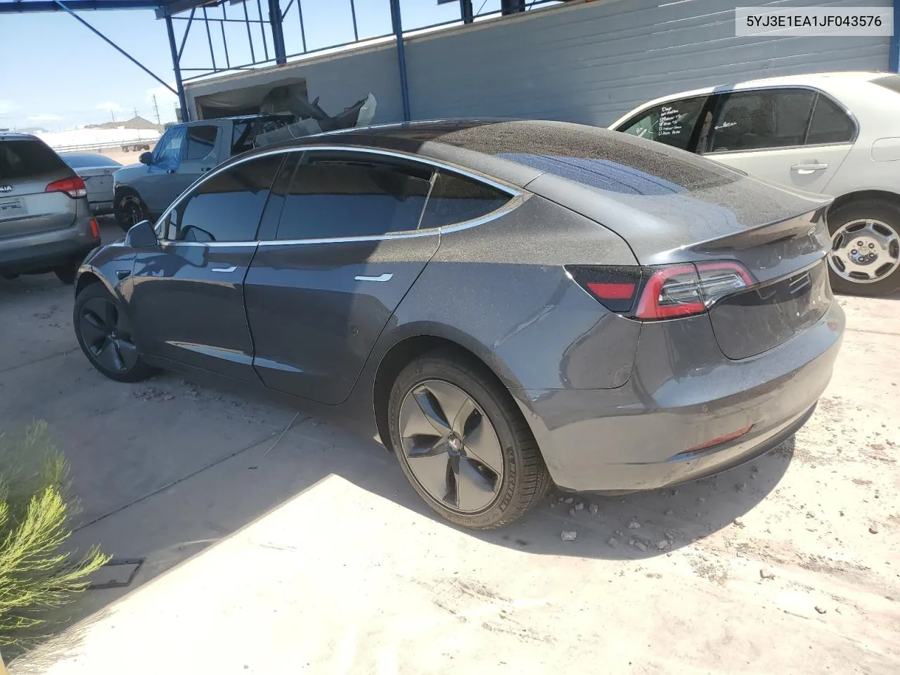 5YJ3E1EA1JF043576 2018 Tesla Model 3