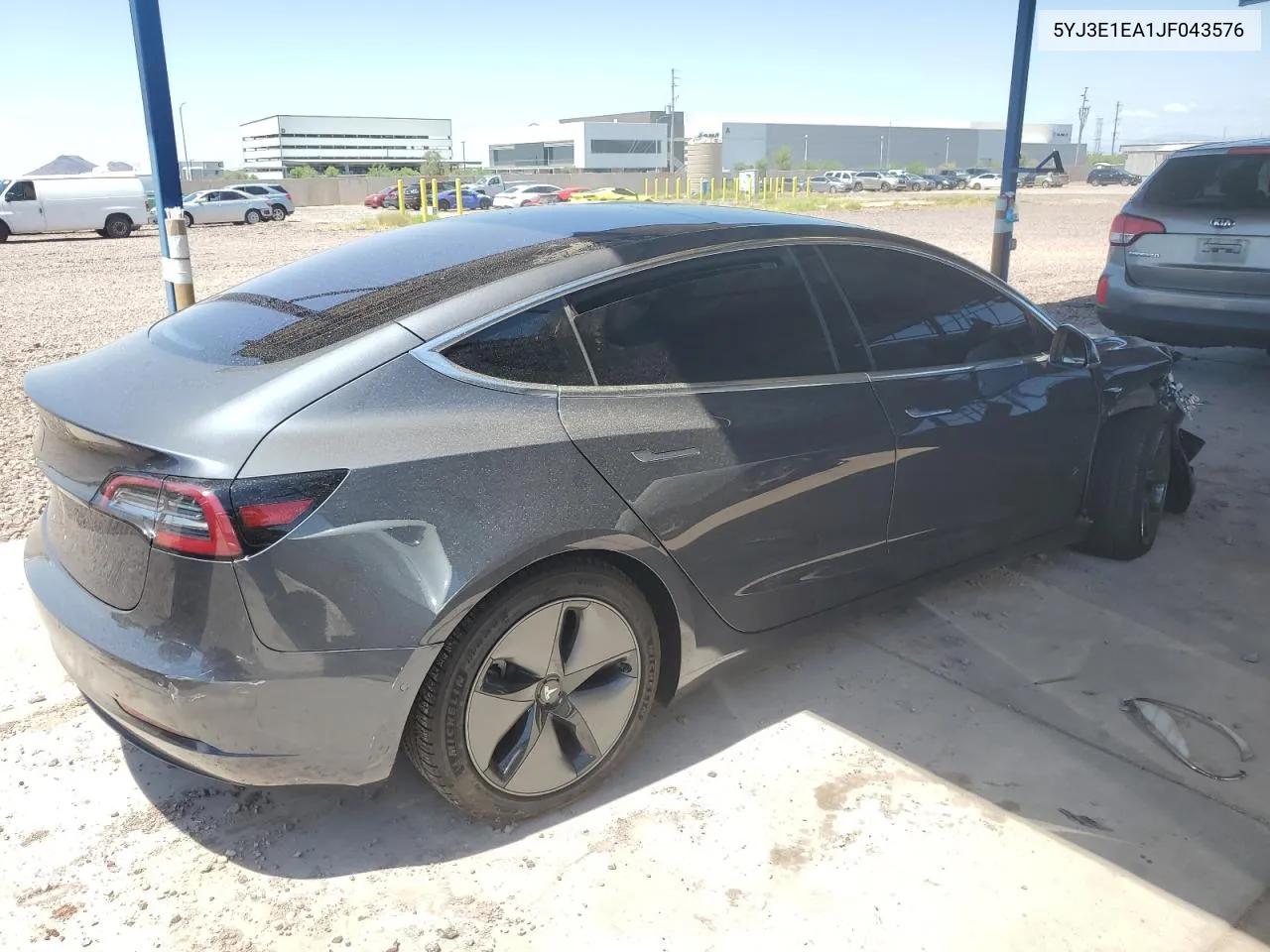 5YJ3E1EA1JF043576 2018 Tesla Model 3