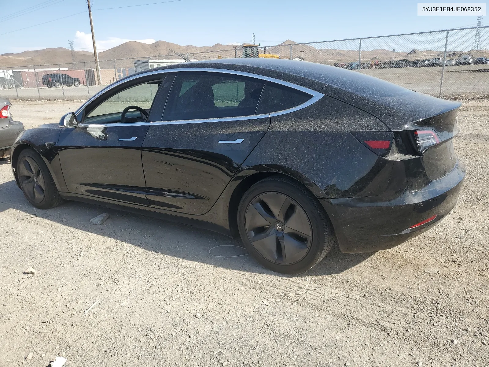 5YJ3E1EB4JF068352 2018 Tesla Model 3