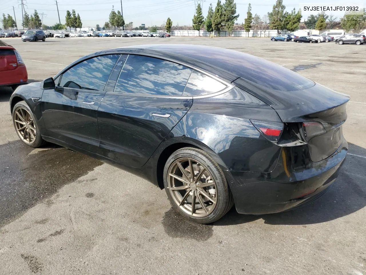 2018 Tesla Model 3 VIN: 5YJ3E1EA1JF013932 Lot: 70467514