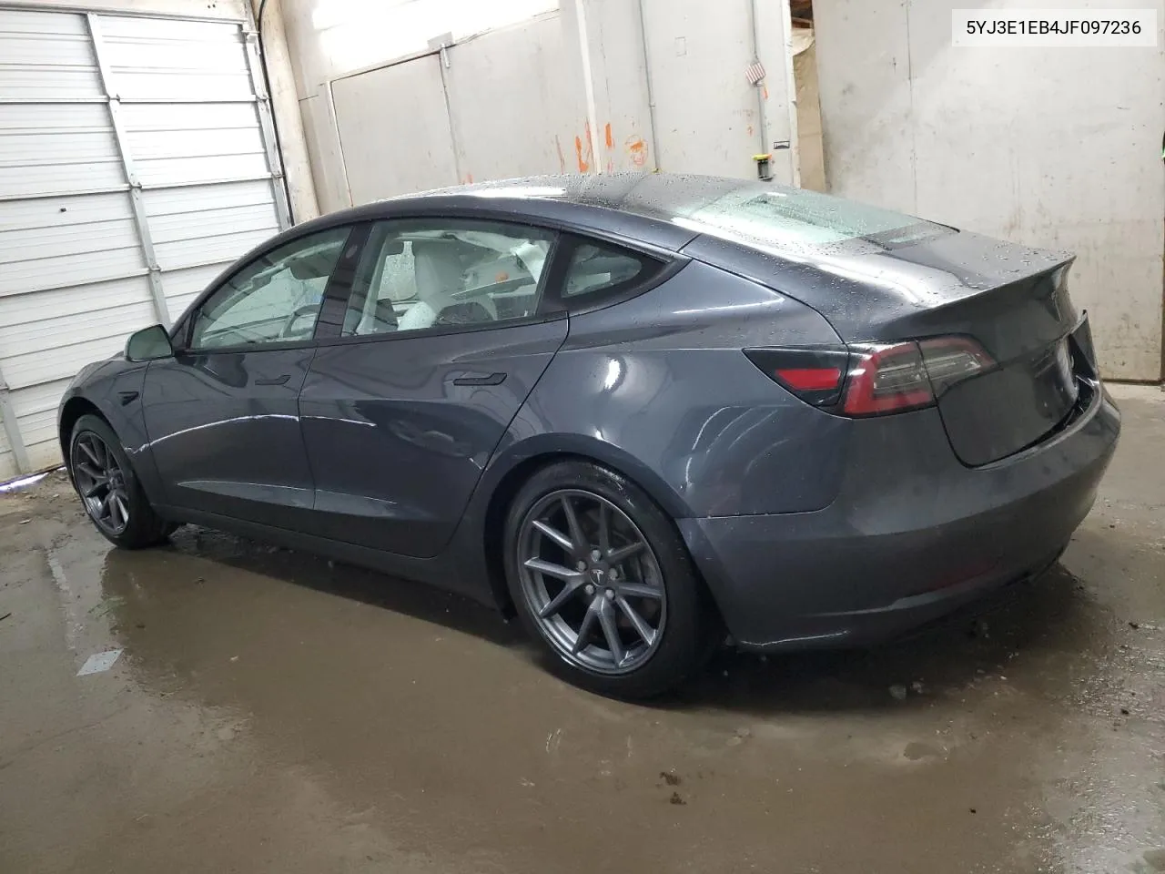 5YJ3E1EB4JF097236 2018 Tesla Model 3