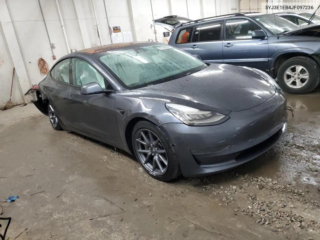 2018 Tesla Model 3 VIN: 5YJ3E1EB4JF097236 Lot: 72122554