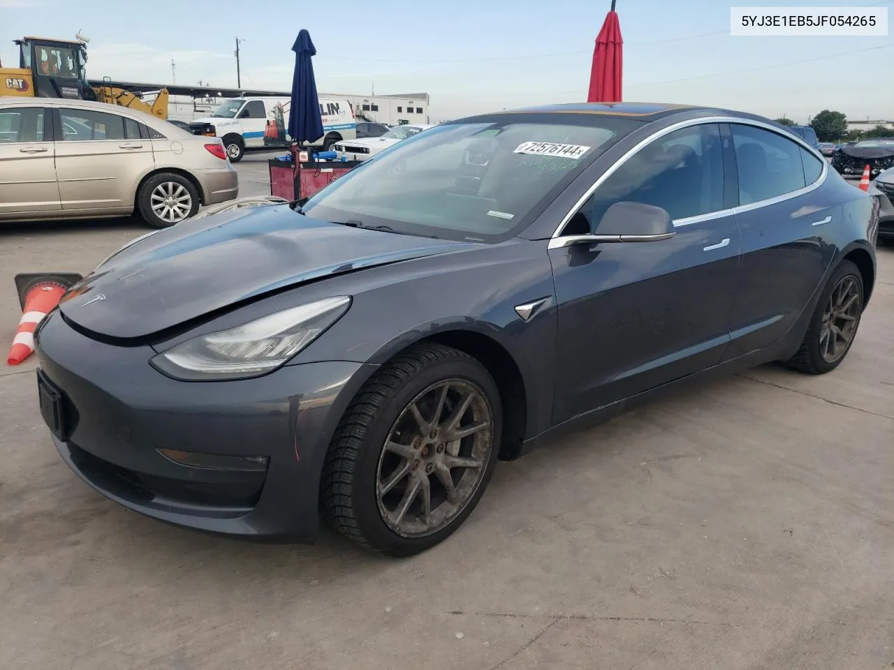 2018 Tesla Model 3 VIN: 5YJ3E1EB5JF054265 Lot: 72576144