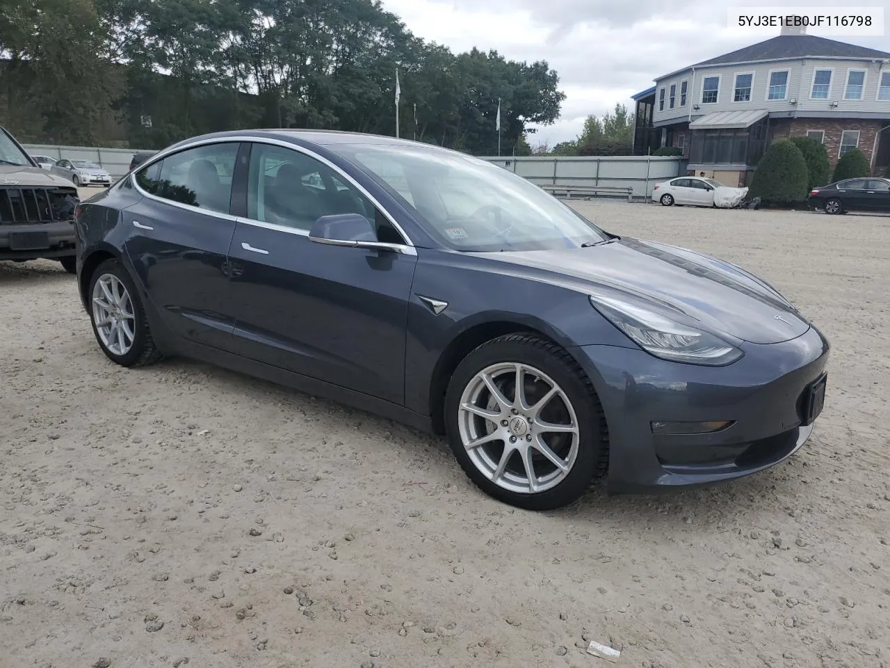 5YJ3E1EB0JF116798 2018 Tesla Model 3