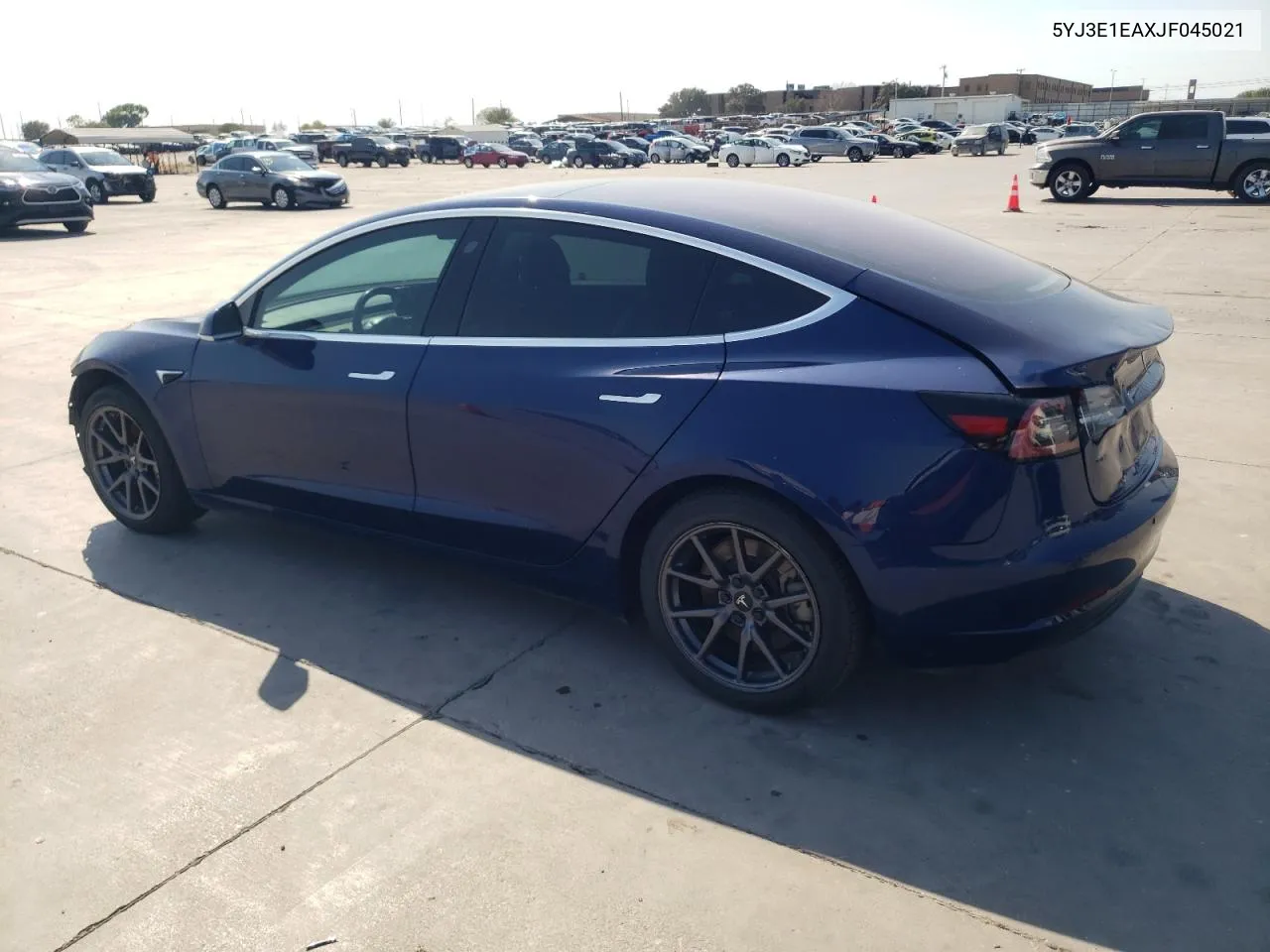 2018 Tesla Model 3 VIN: 5YJ3E1EAXJF045021 Lot: 75276874