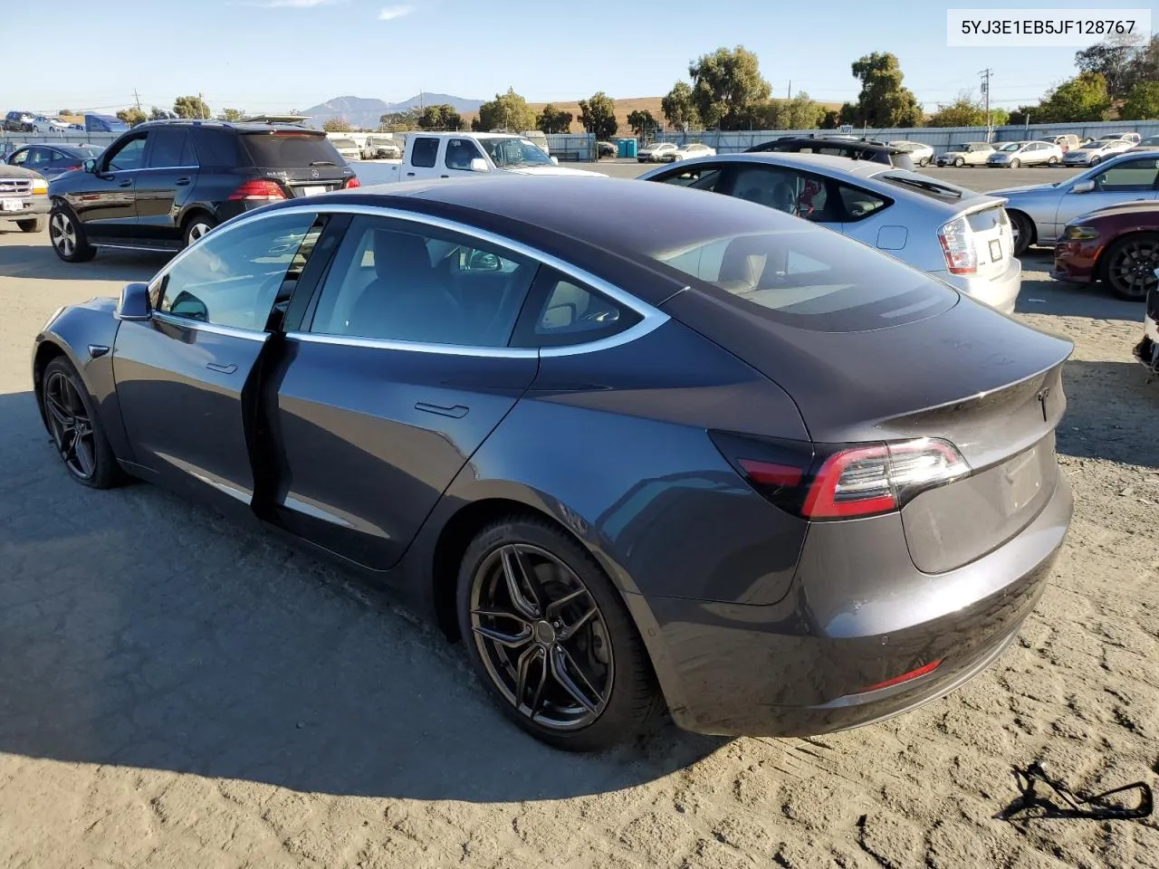 2018 Tesla Model 3 VIN: 5YJ3E1EB5JF128767 Lot: 75314824