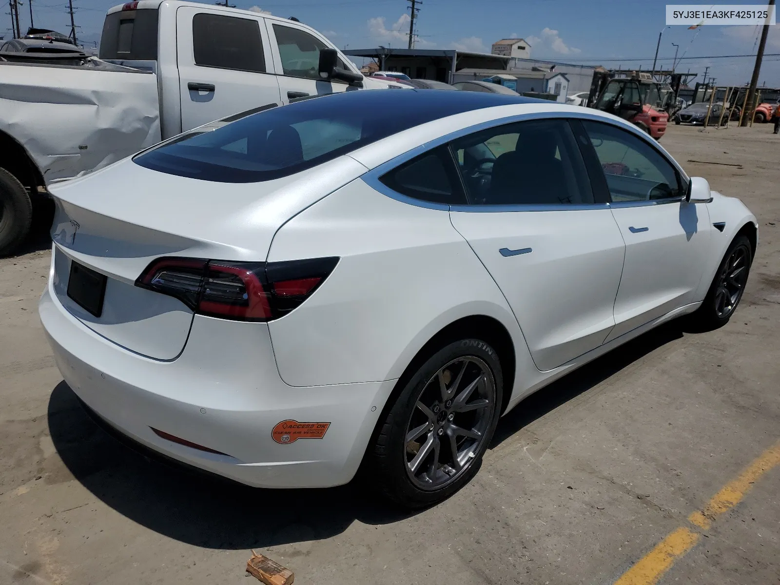 5YJ3E1EA3KF425125 2019 Tesla Model 3