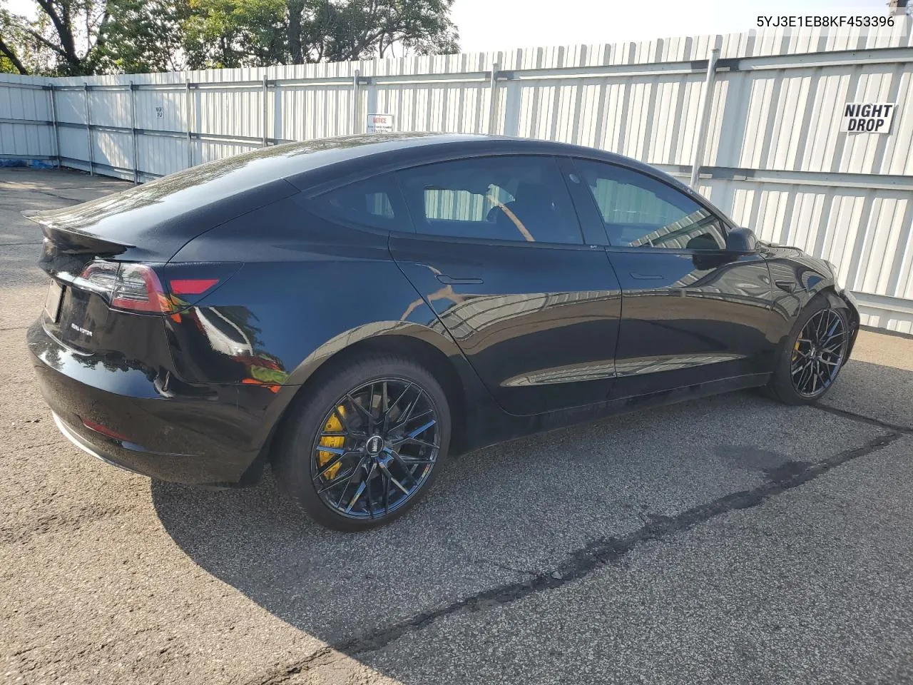 5YJ3E1EB8KF453396 2019 Tesla Model 3