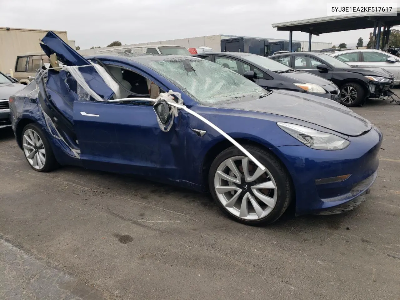 5YJ3E1EA2KF517617 2019 Tesla Model 3