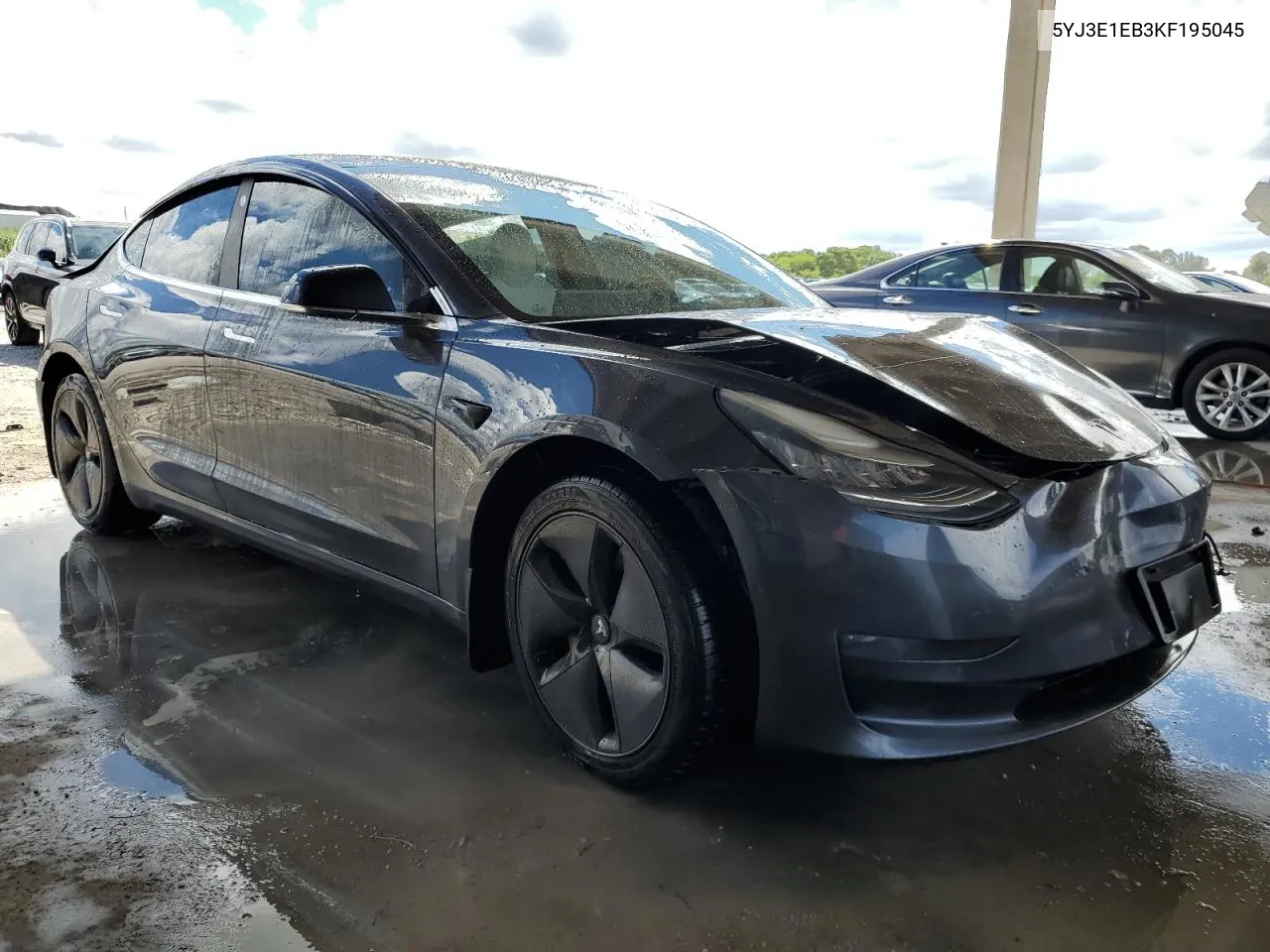 5YJ3E1EB3KF195045 2019 Tesla Model 3