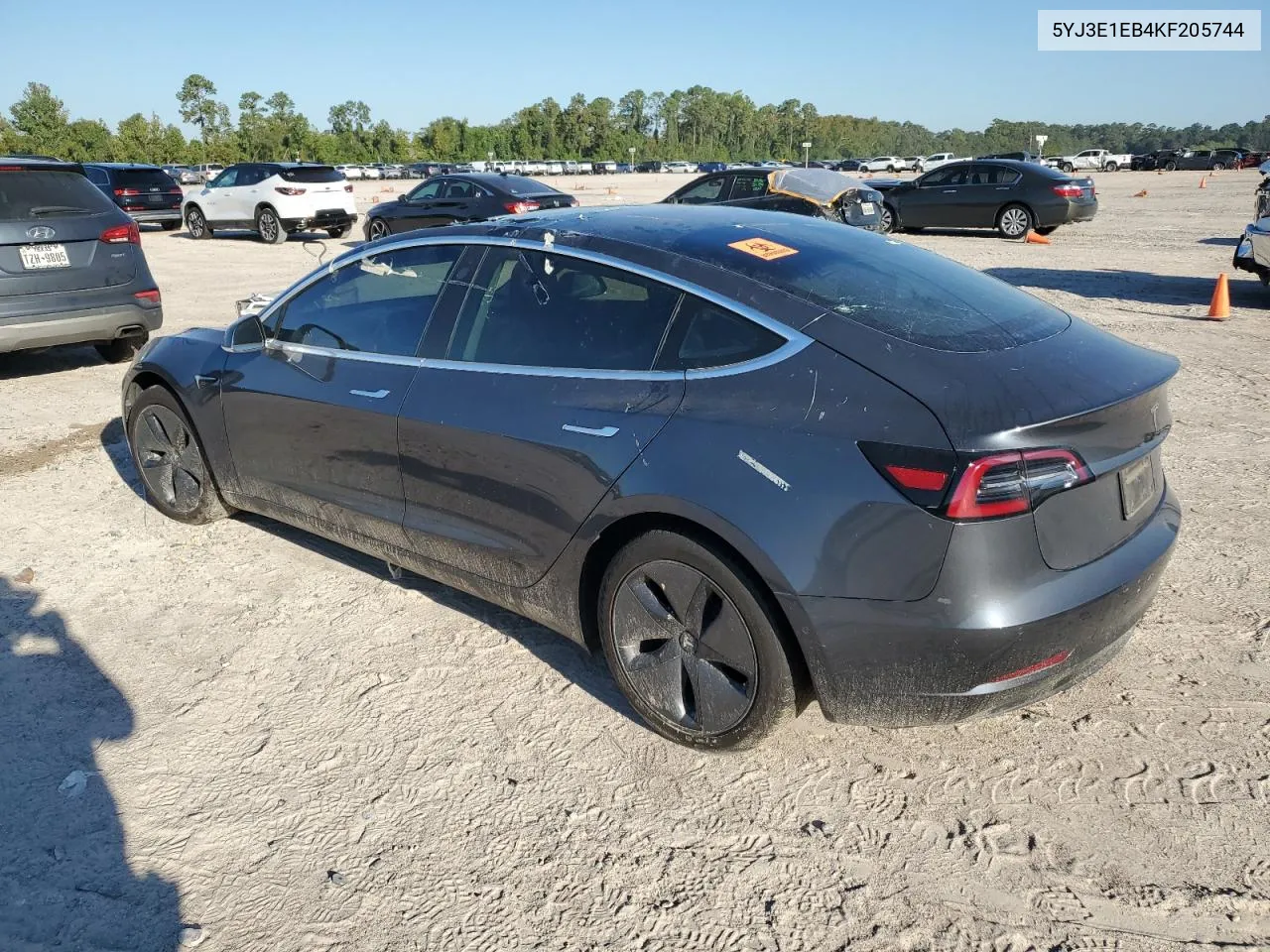 5YJ3E1EB4KF205744 2019 Tesla Model 3