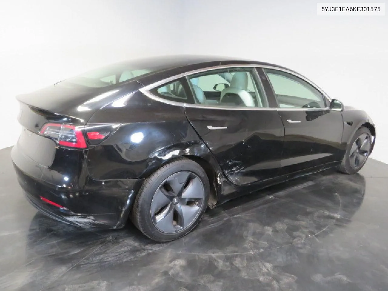 5YJ3E1EA6KF301575 2019 Tesla Model 3