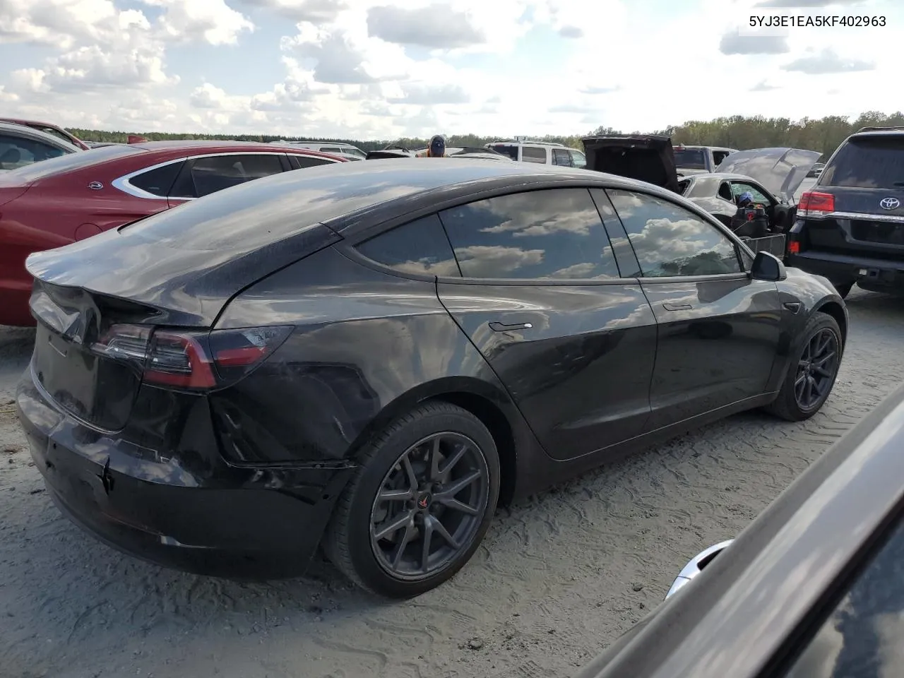 5YJ3E1EA5KF402963 2019 Tesla Model 3