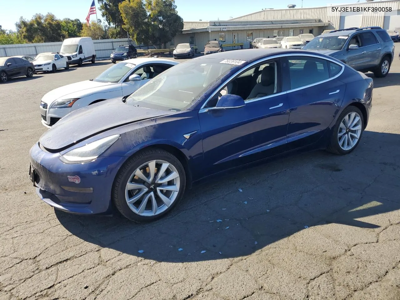 2019 Tesla Model 3 VIN: 5YJ3E1EB1KF390058 Lot: 76039104