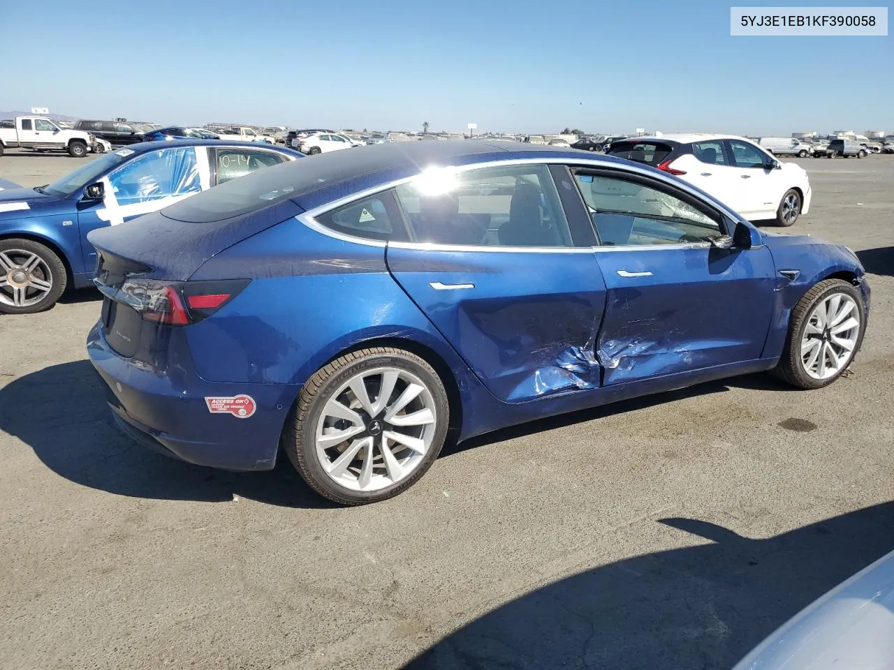 2019 Tesla Model 3 VIN: 5YJ3E1EB1KF390058 Lot: 76039104