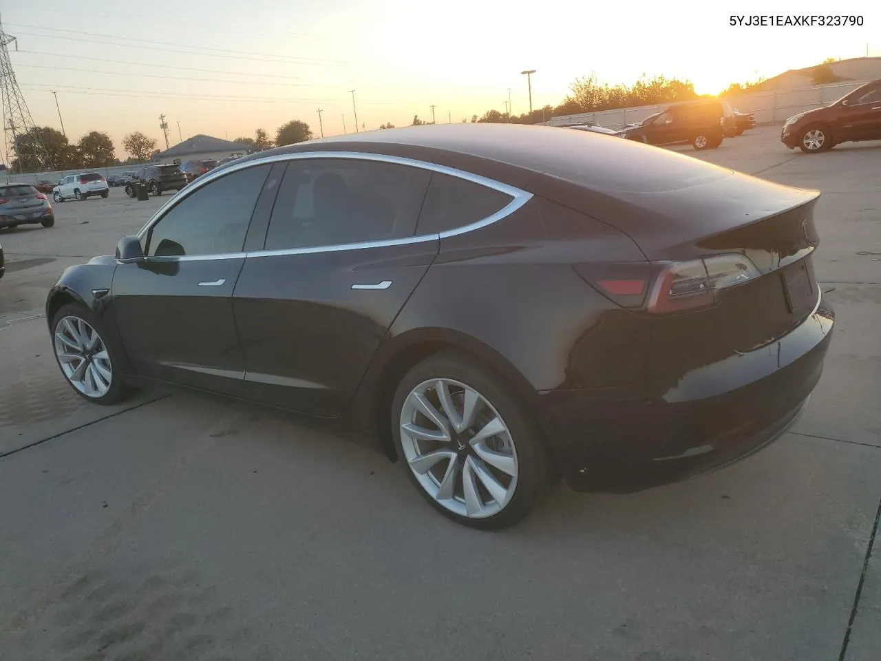 2019 Tesla Model 3 VIN: 5YJ3E1EAXKF323790 Lot: 77986724