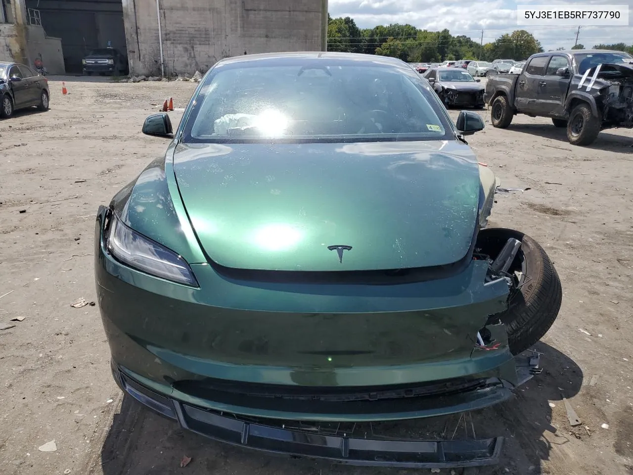 5YJ3E1EB5RF737790 2024 Tesla Model 3