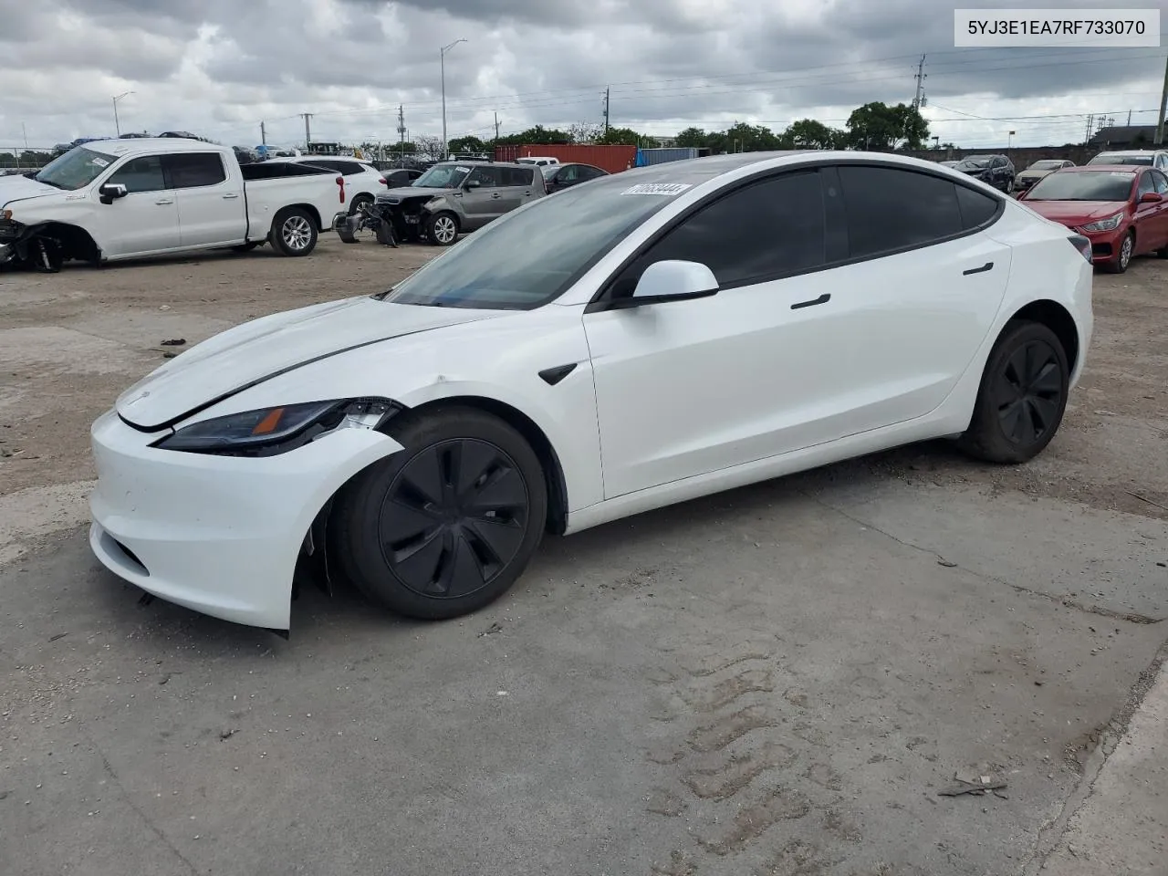 5YJ3E1EA7RF733070 2024 Tesla Model 3