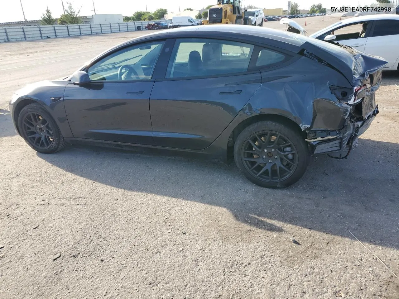 5YJ3E1EA0RF742998 2024 Tesla Model 3