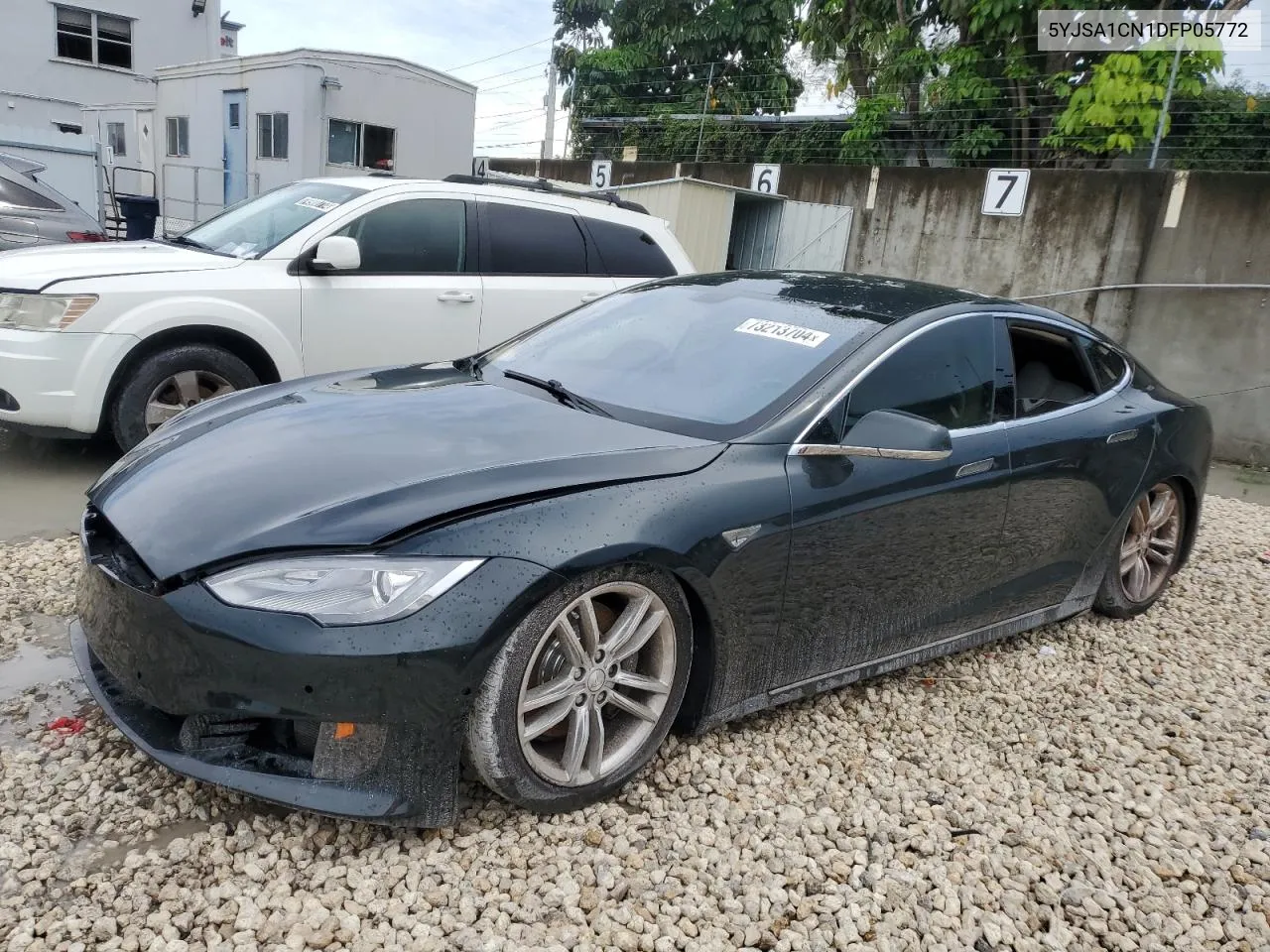 2013 Tesla Model S VIN: 5YJSA1CN1DFP05772 Lot: 73213704