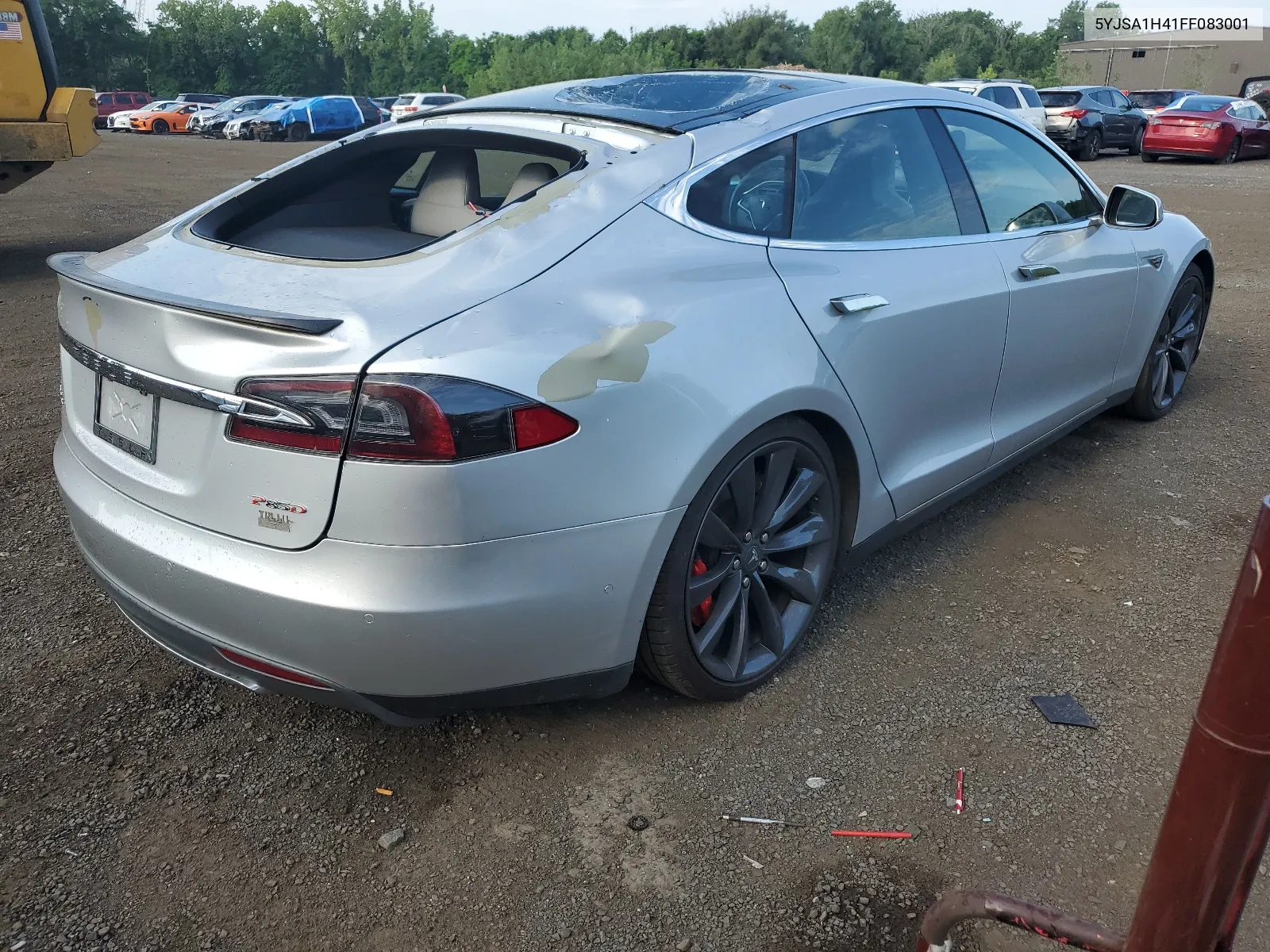 2015 Tesla Model S P85D VIN: 5YJSA1H41FF083001 Lot: 63209544