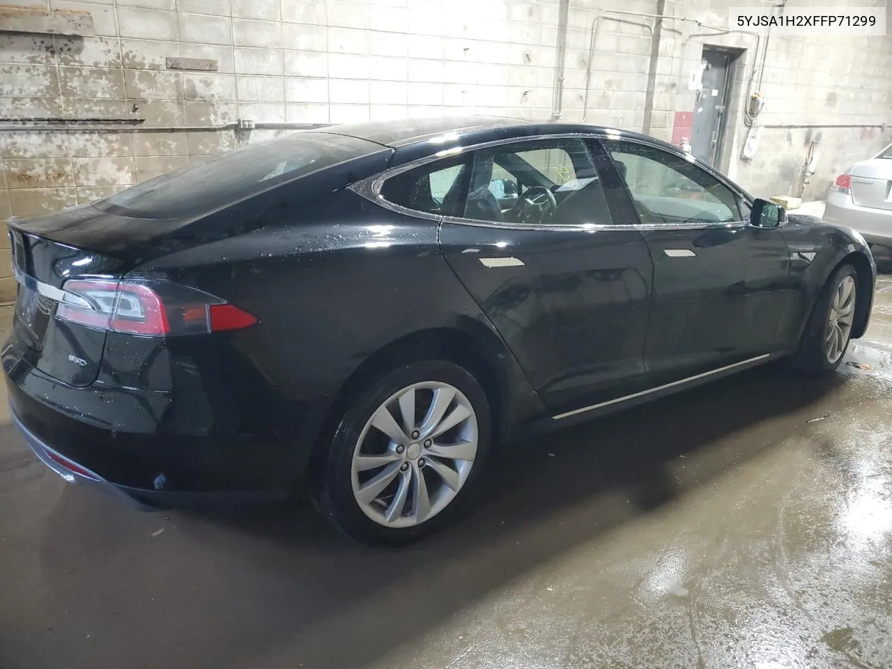 2015 Tesla Model S 85D VIN: 5YJSA1H2XFFP71299 Lot: 68113194