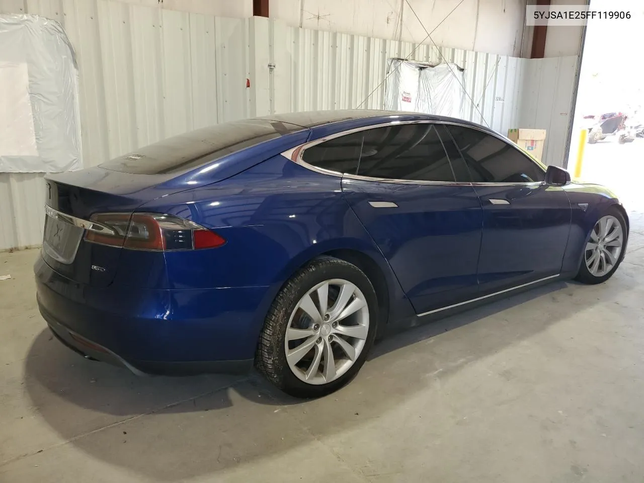 2015 Tesla Model S VIN: 5YJSA1E25FF119906 Lot: 69468274