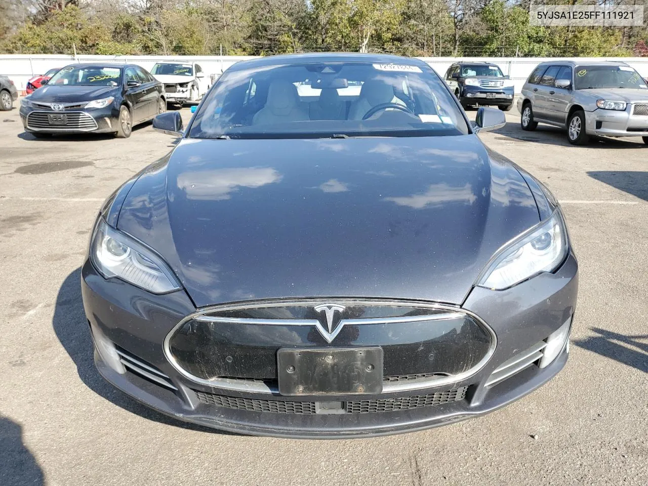 2015 Tesla Model S VIN: 5YJSA1E25FF111921 Lot: 72927844