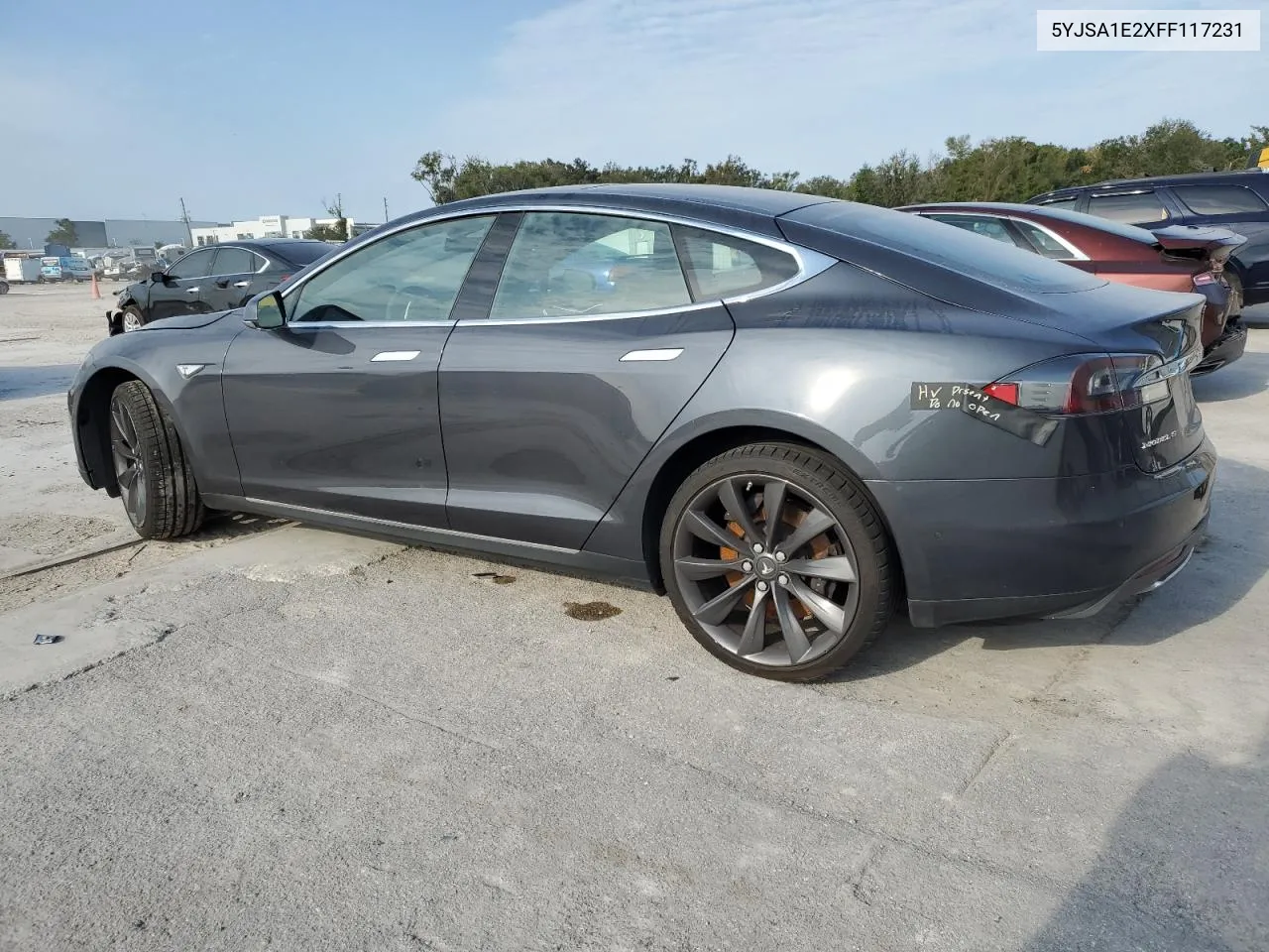 2015 Tesla Model S VIN: 5YJSA1E2XFF117231 Lot: 74992934